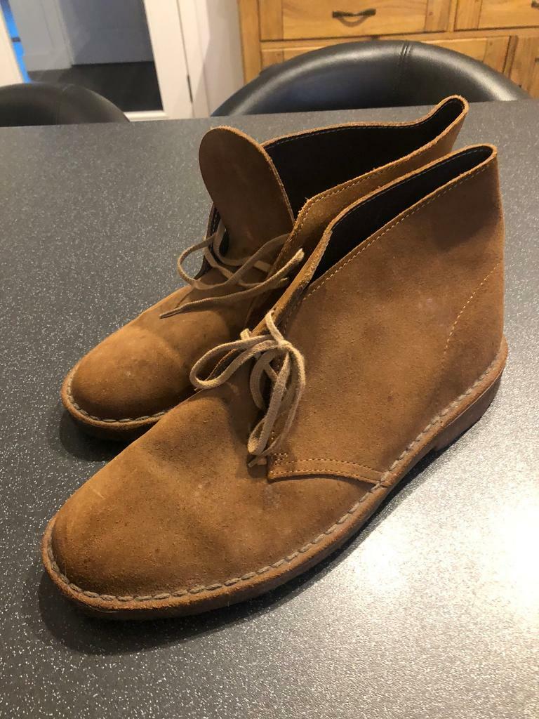 clarks hush puppies